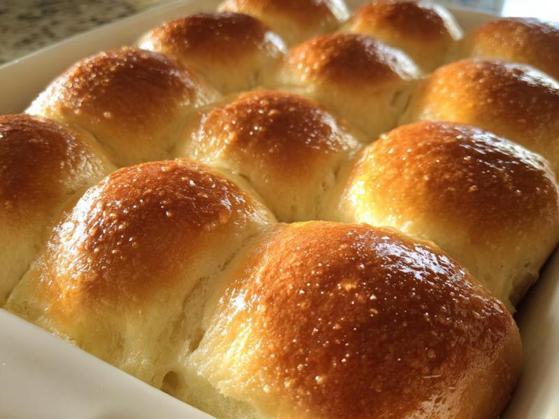 Homemade Thanksgiving Rolls: Irresistibly Soft Delights