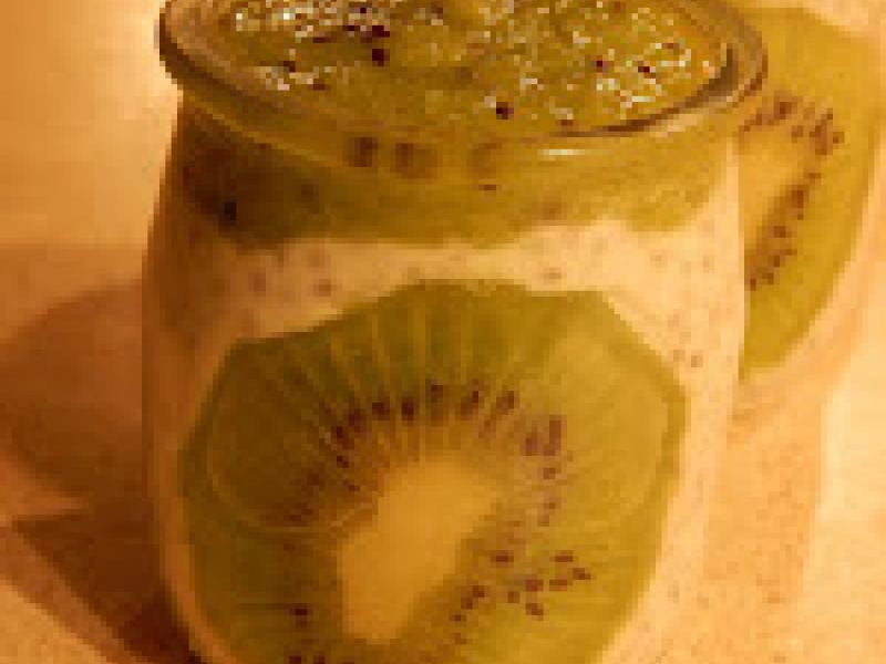 Deser z nasionami Chia i kiwi