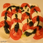 Mozzarella z pomidorem i...