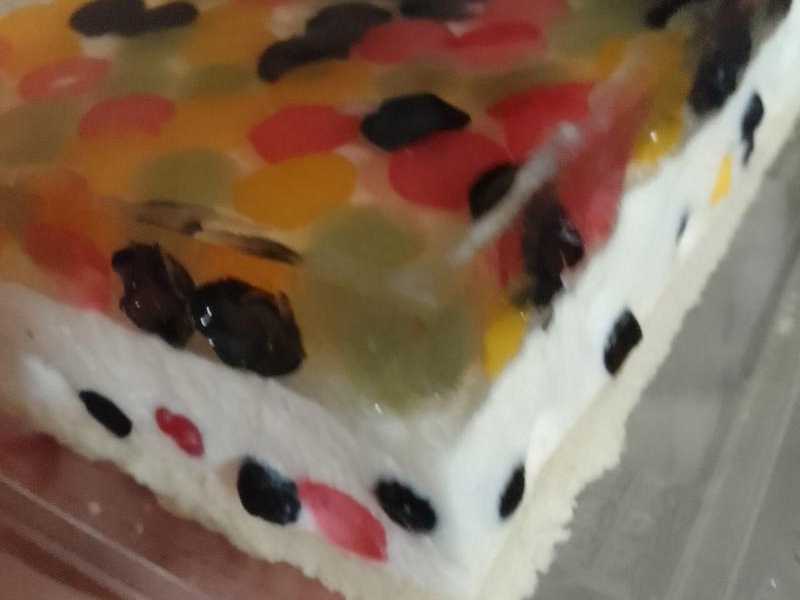 Ciasto z kremem serowym i jagodami