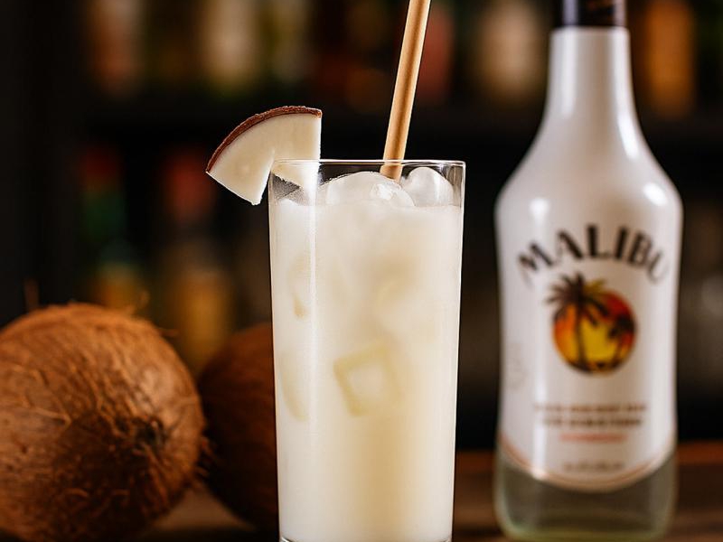 Drink Malibu z mlekiem kokosowym - tropikalny koktajl
