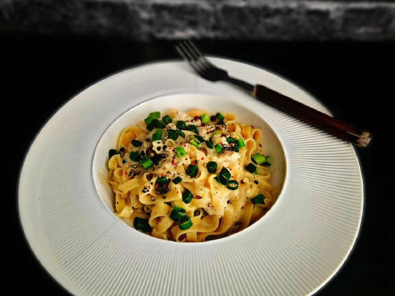 Tagliatelle alla Camembertara  wariacja carbonary