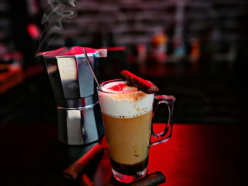 Latte Stary Piernik – ironiczne latte 50+