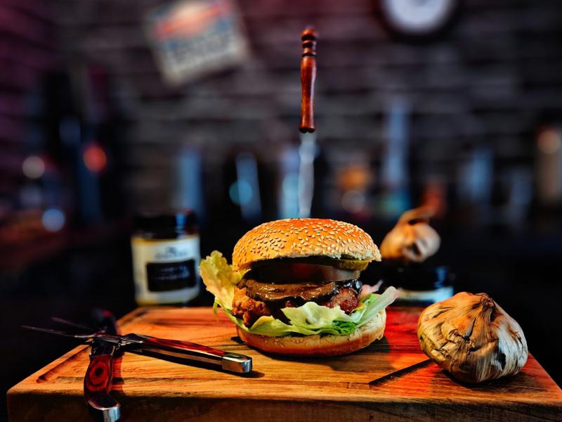 RalfBurger z czarnym czosnkiem – smak, który zostaje