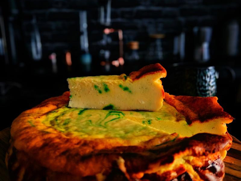 Kremowy sernik na mleku skondensowanym i budyniach