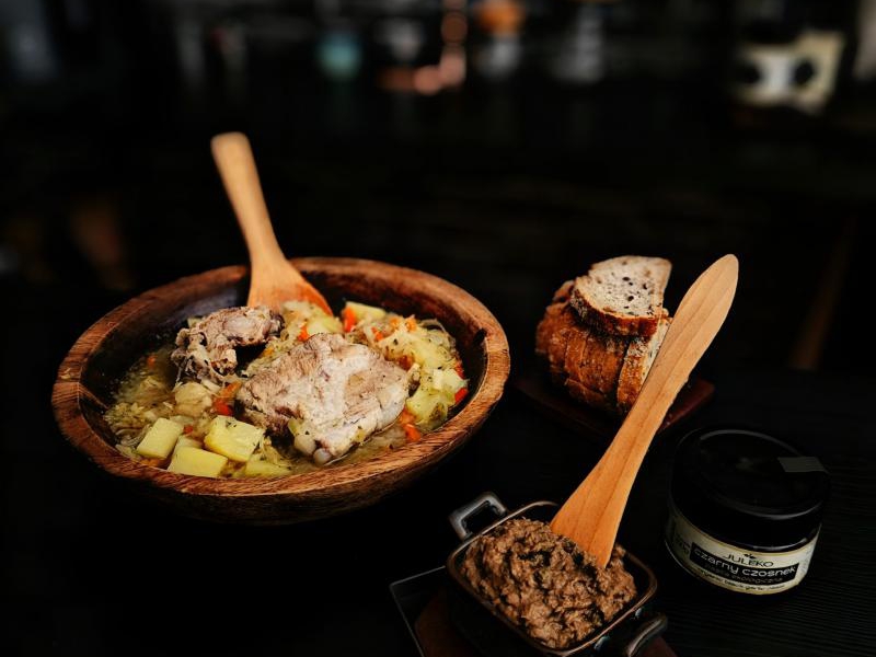 Kapuśniak staropolski i pasztet z fasoli