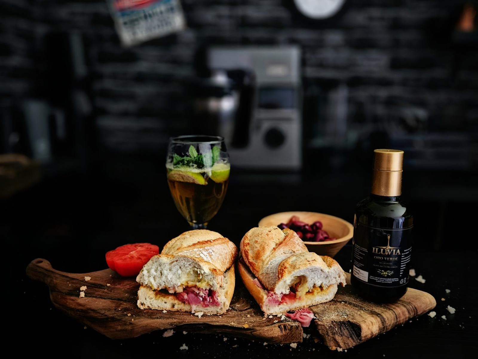 Bocadillo jamón z oliwą ILUVIA
