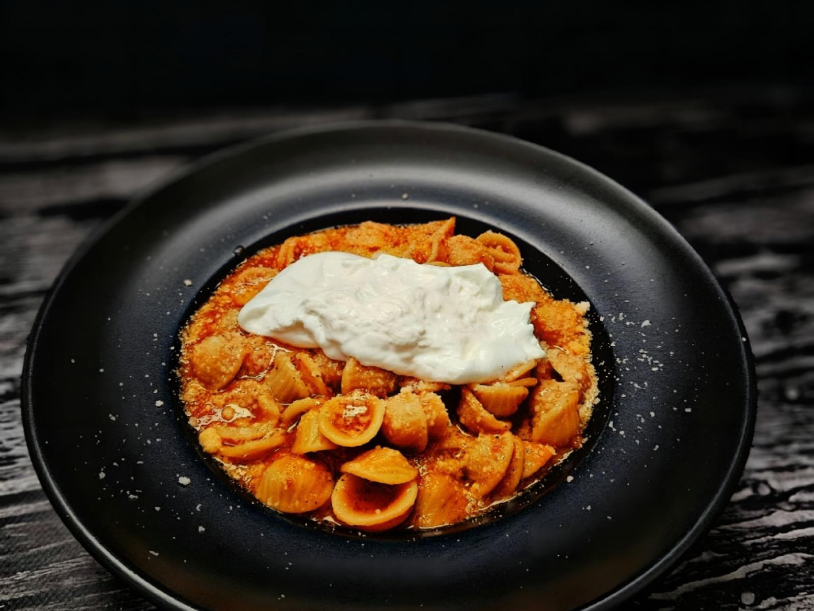 Orecchiette al pomodoro con stracciatella – moja inspiracja z Bari
