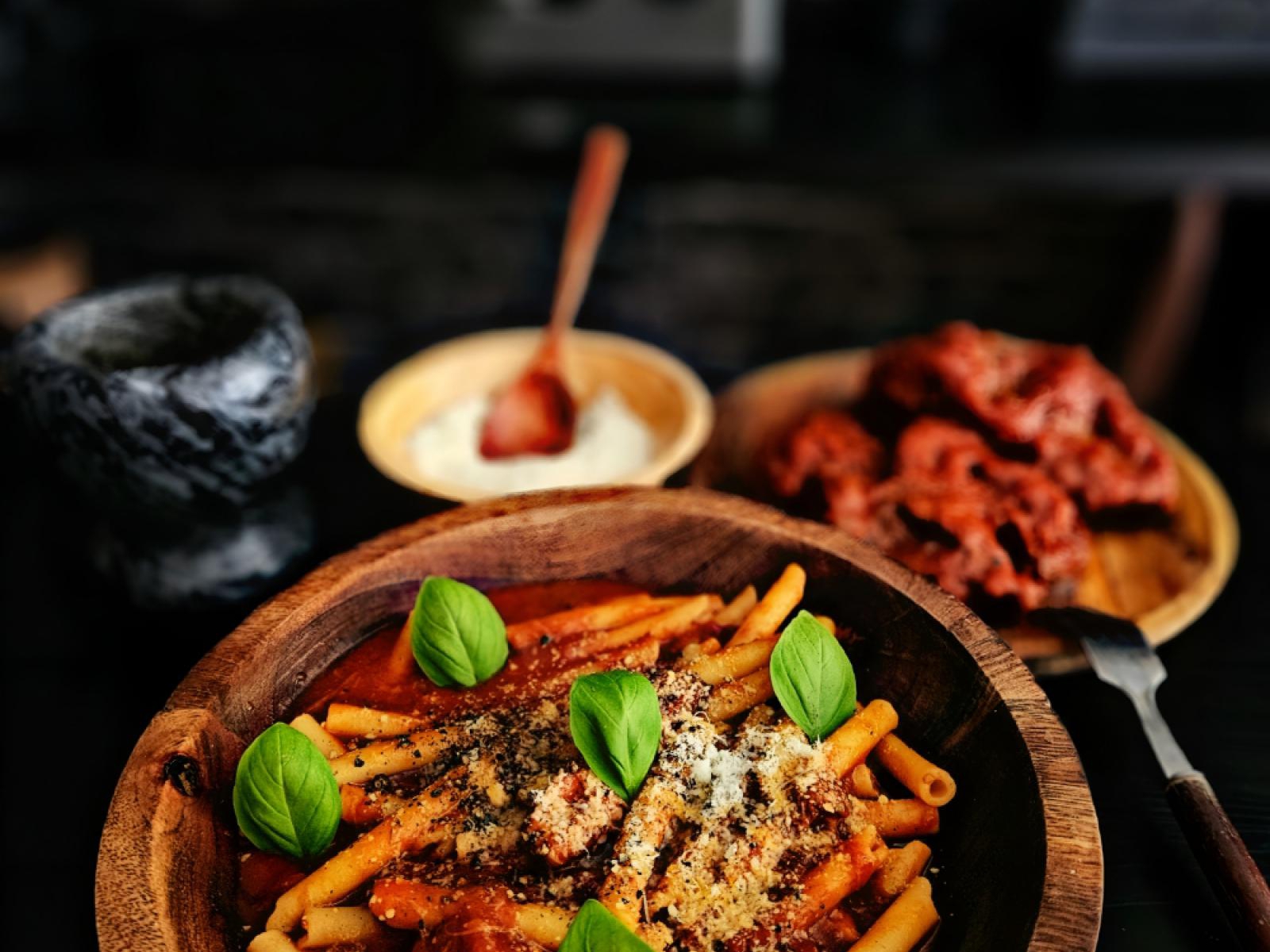 Ragù Napoletano – historia, tradycja i różnice względem Bolognese