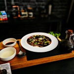 Krem z czarnego czosnku...