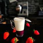 Ube latte na mleku...