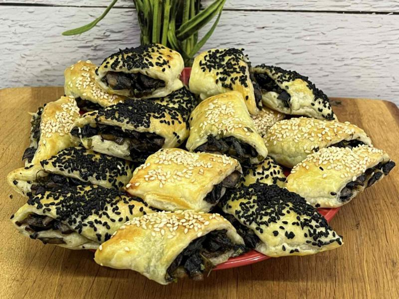 Paszteciki z ciasta francuskiego