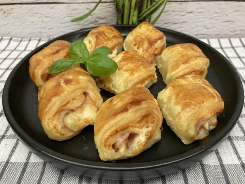 Błyskawiczna przekąska z ciasta francuskiego