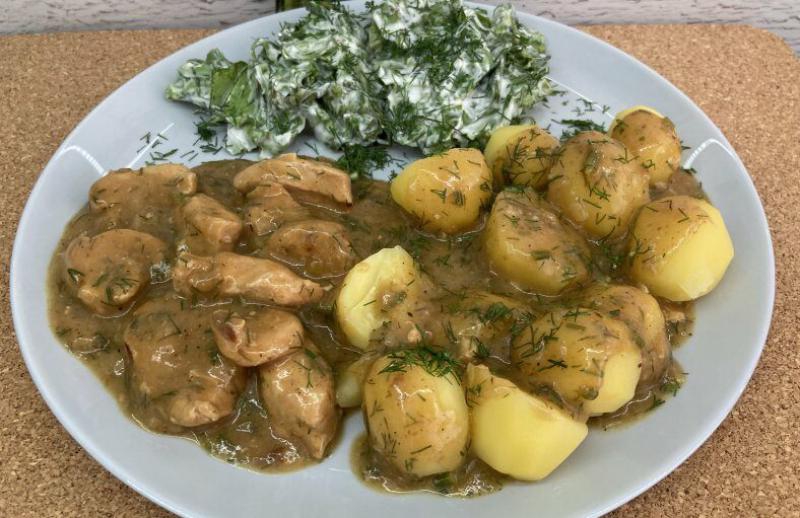 Kurczak w sosie koperkowym