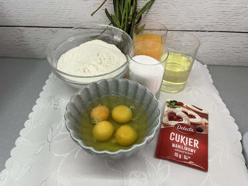 Puszysta babka pomarańczowa