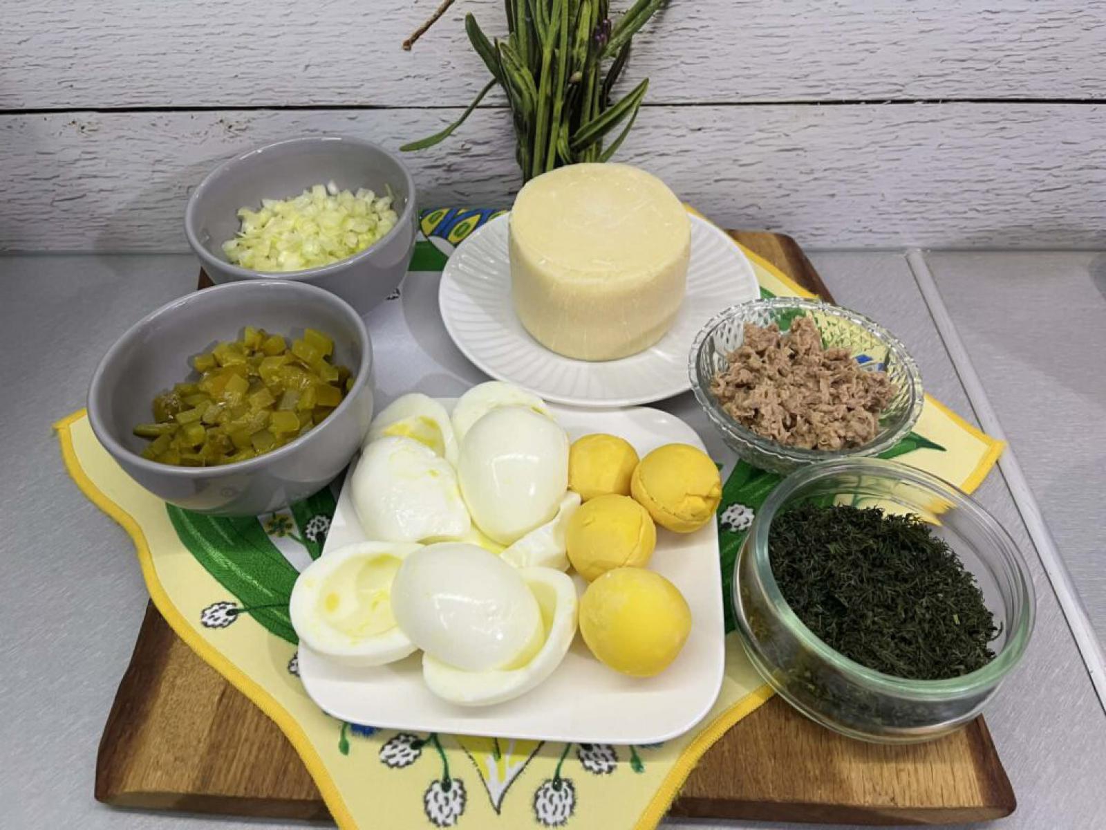 Sałatka warstwowa z jajkiem