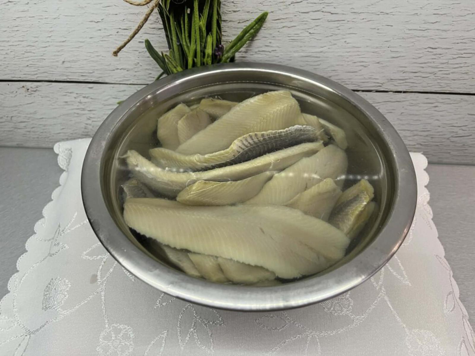 Śledzie w pomidorach z miodem