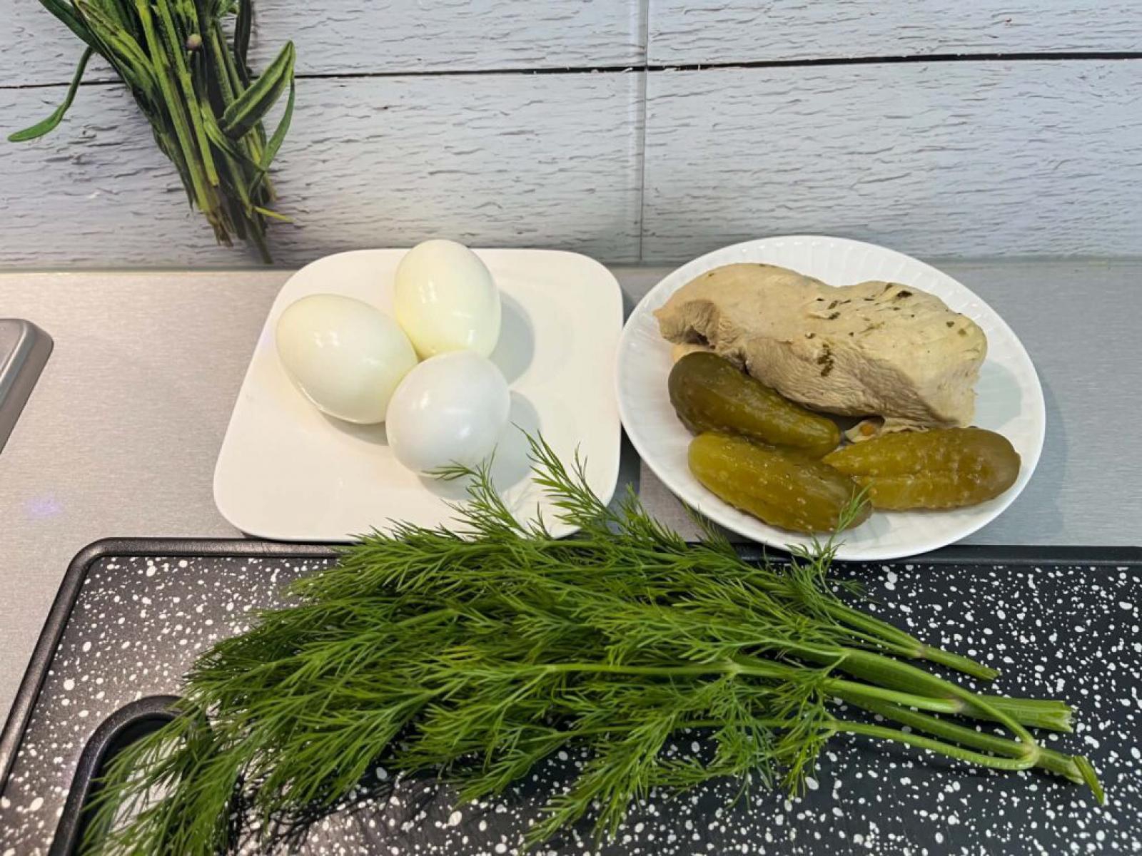 Pasta wysokobiałkowa z kurczakiem i jajkiem