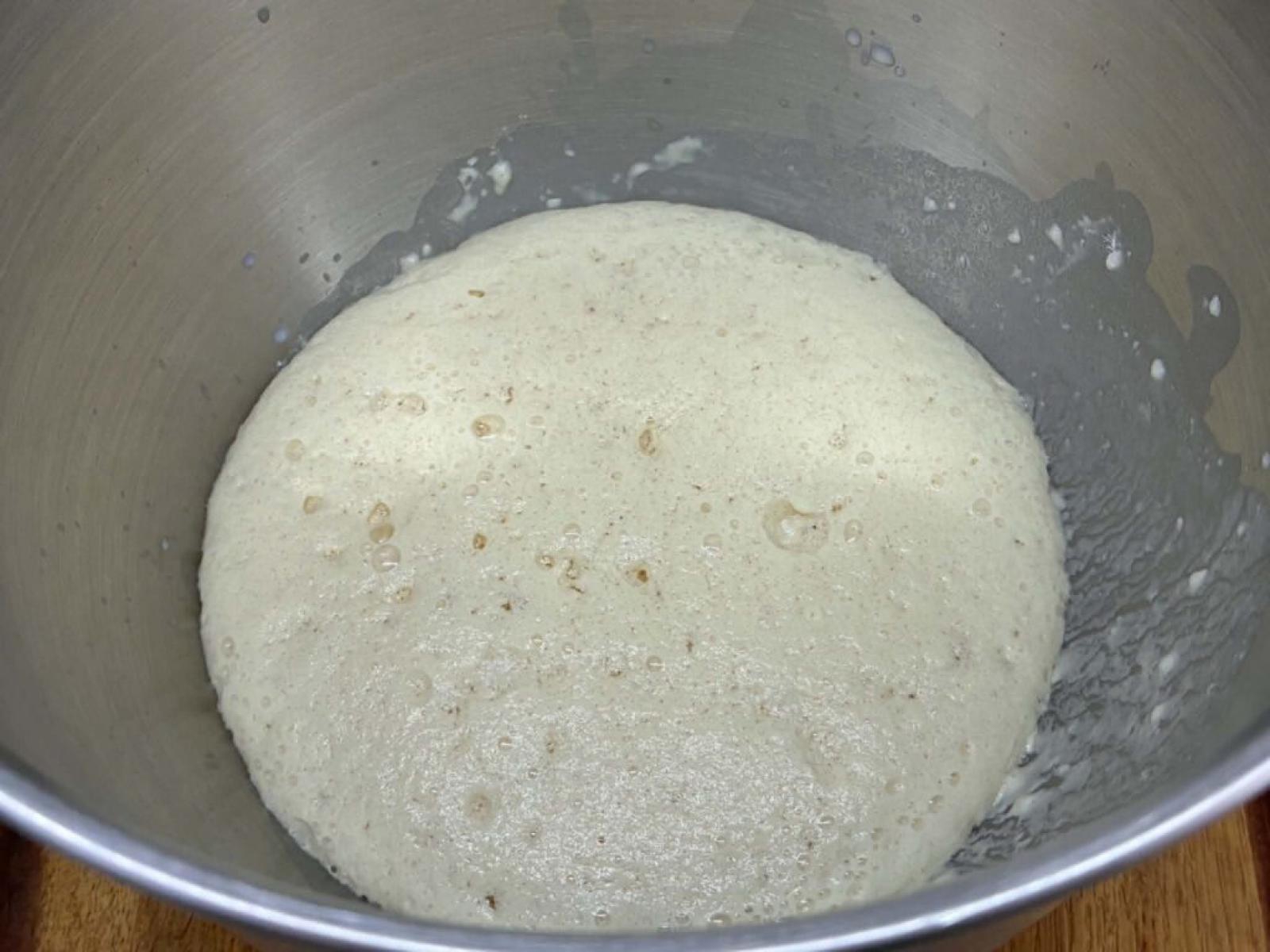 Ciasto drożdżowe z truskawkami i maślaną kruszonką