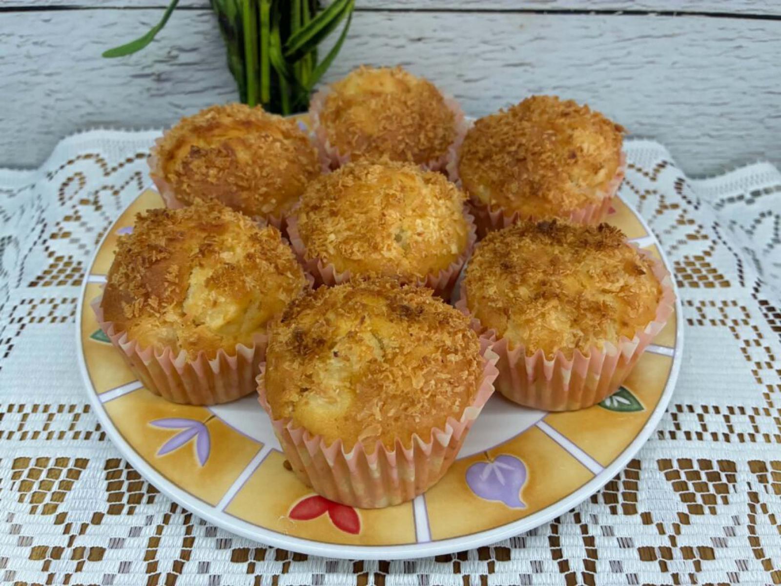 Muffinki z jabłkami i jogurtem greckim – wilgotne, puszyste i bez miksera
