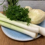 Surówka selerowo porowa