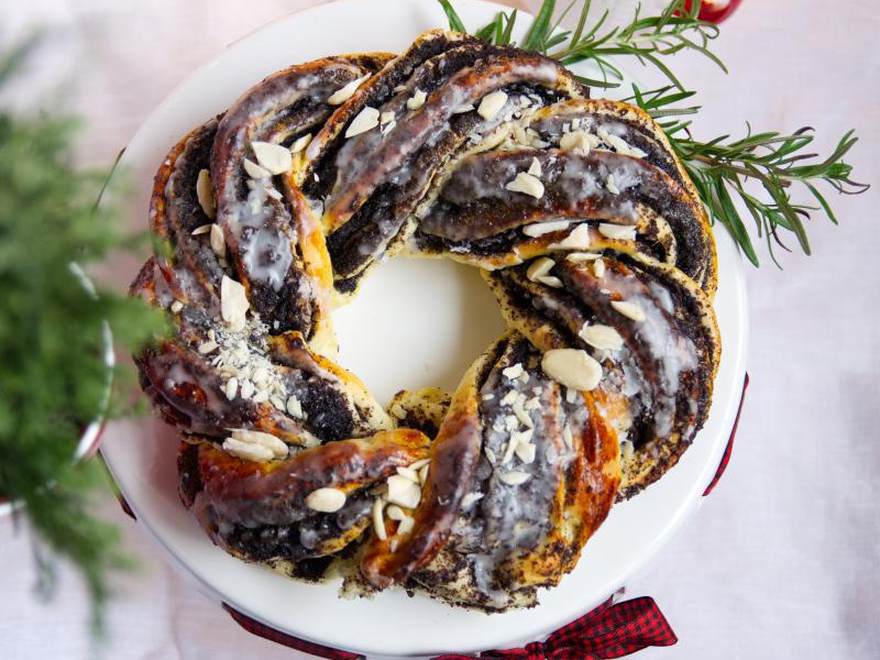 ŚWIĄTECZNY  WIENIEC  Z MAKIEM