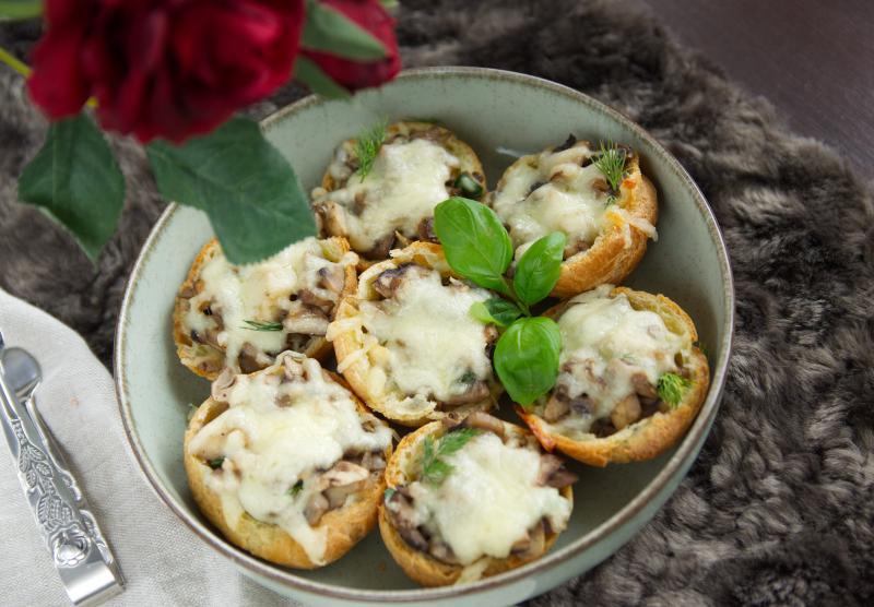 PTYSIE ZAPIEKANE Z PIECZARKAMI