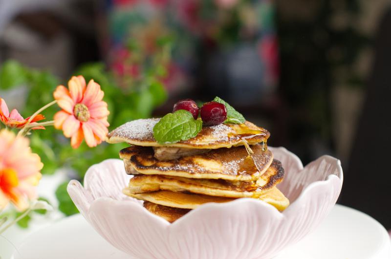 PUSZYSTE PANKEJKI Z BANANAMI