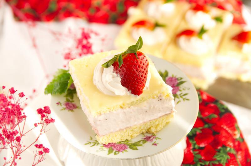 WZ-ka truskawkowa – wiosenne ciasto na Dzień Kobiet