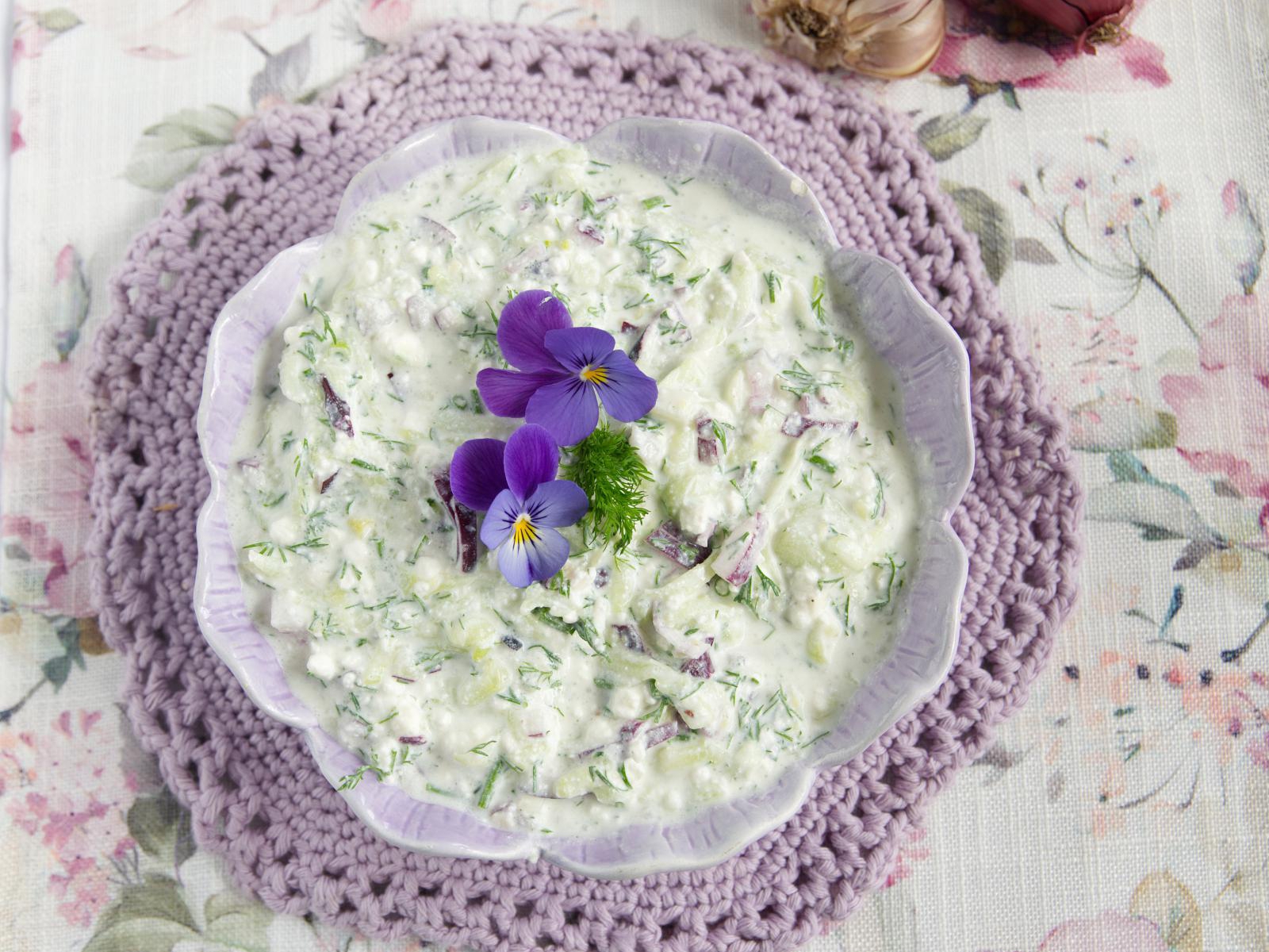 Sos tzatziki z twarożkiem do grilla