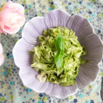 Makaron z zielonym pesto...