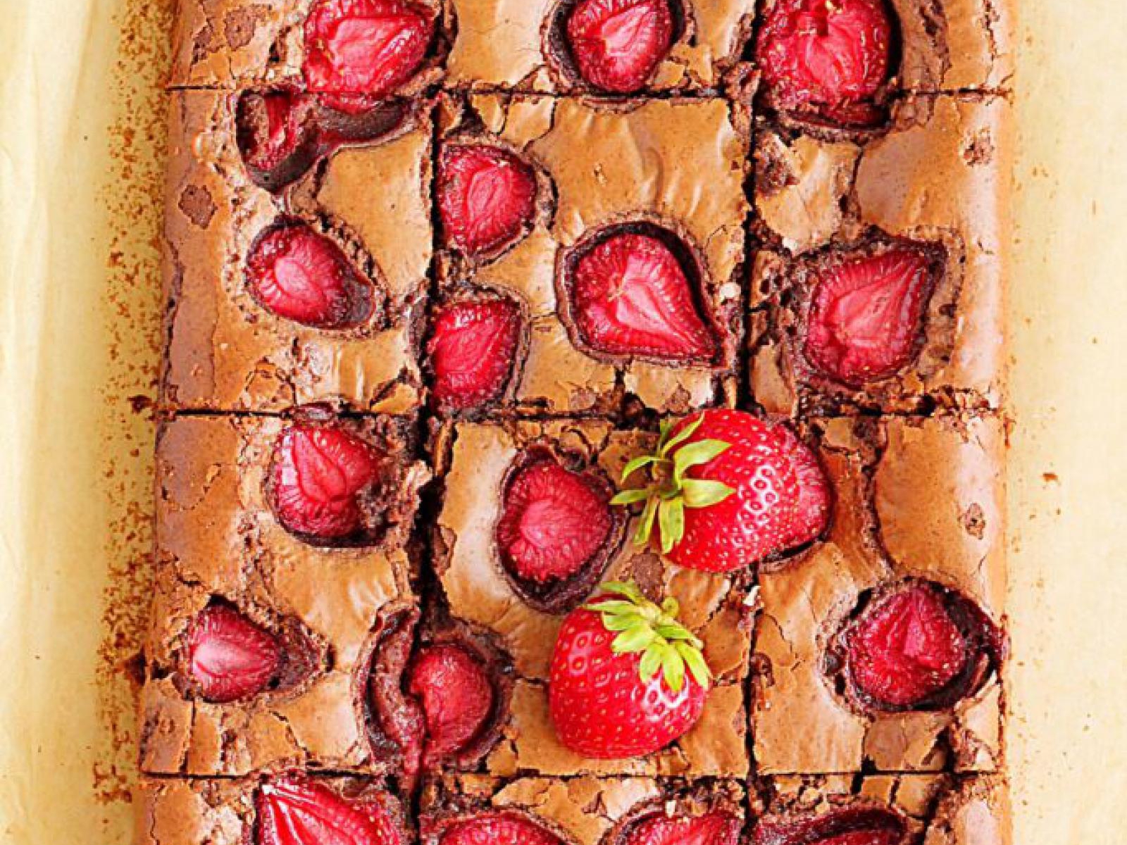 Brownie z truskawkami