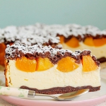 Sernik z brzoskwiniami...