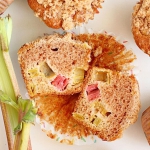 Muffiny z rabarbarem i...