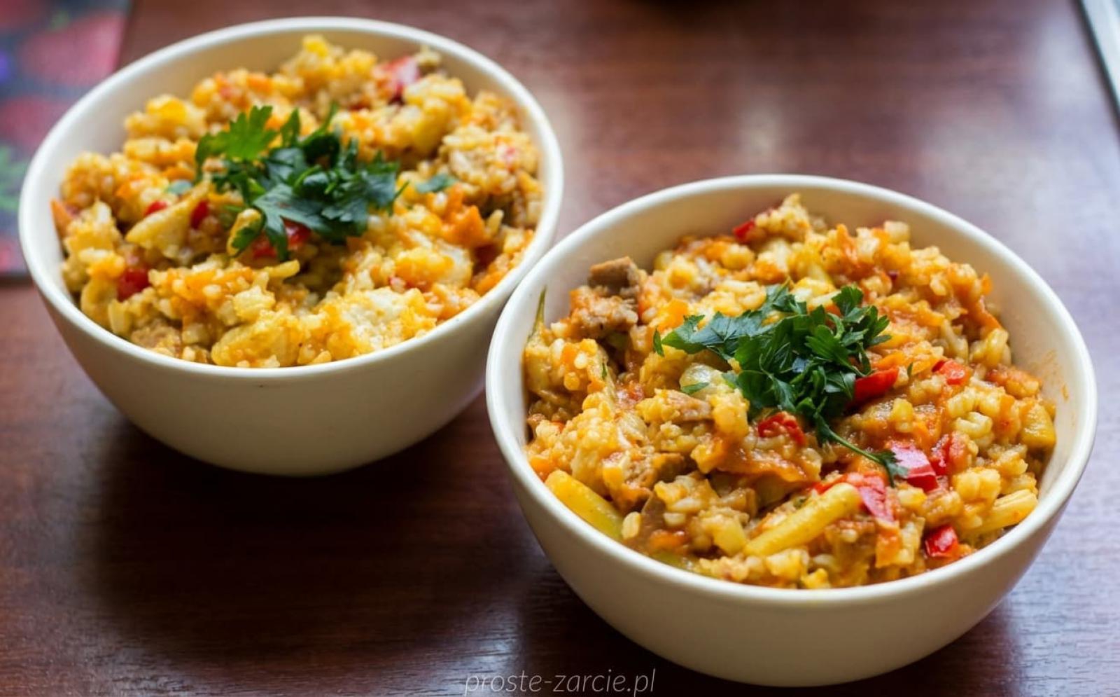 Indyk z żółtą pastą curry – sycące danie z dużą ilością warzyw