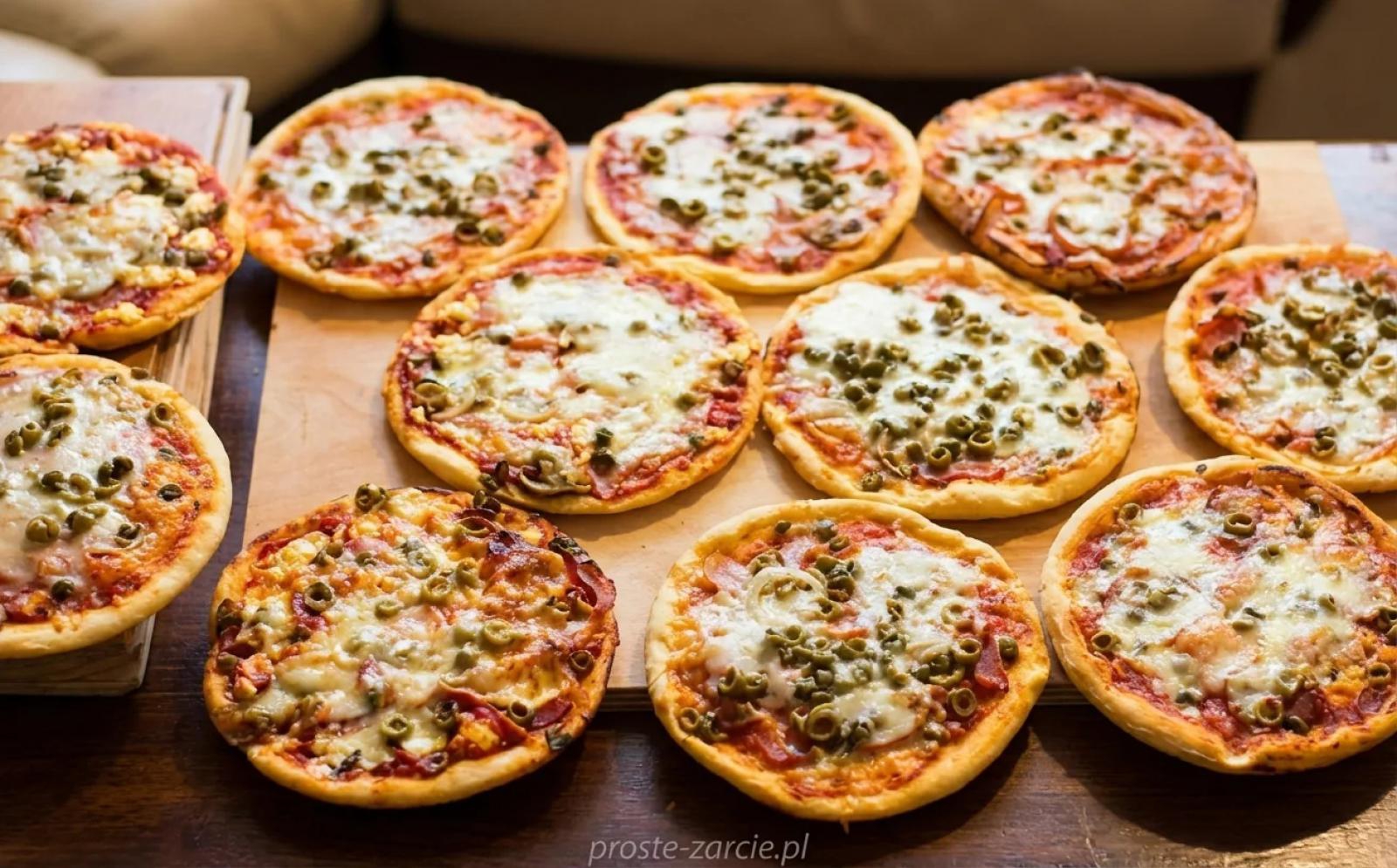 Domowa pizza drożdżowa – sprawdzony przepis z mojego rodzinnego domu