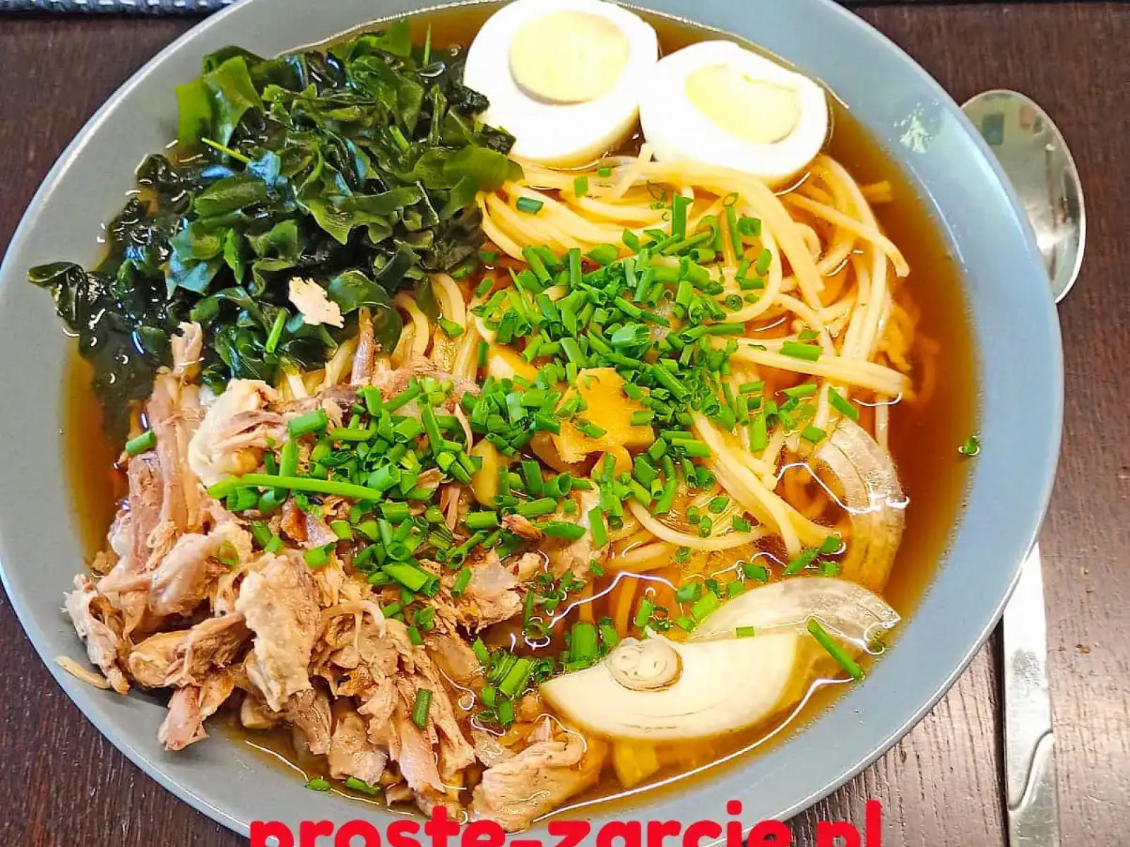 Ramen z pieczonej kaczki – domowe, głębokie i aromatyczne danie