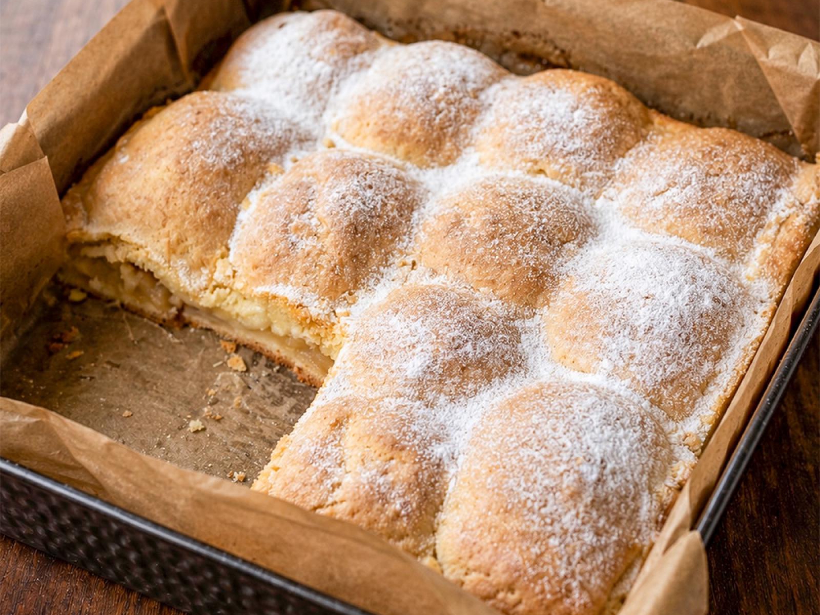 Ciasto z połówkami jabłek