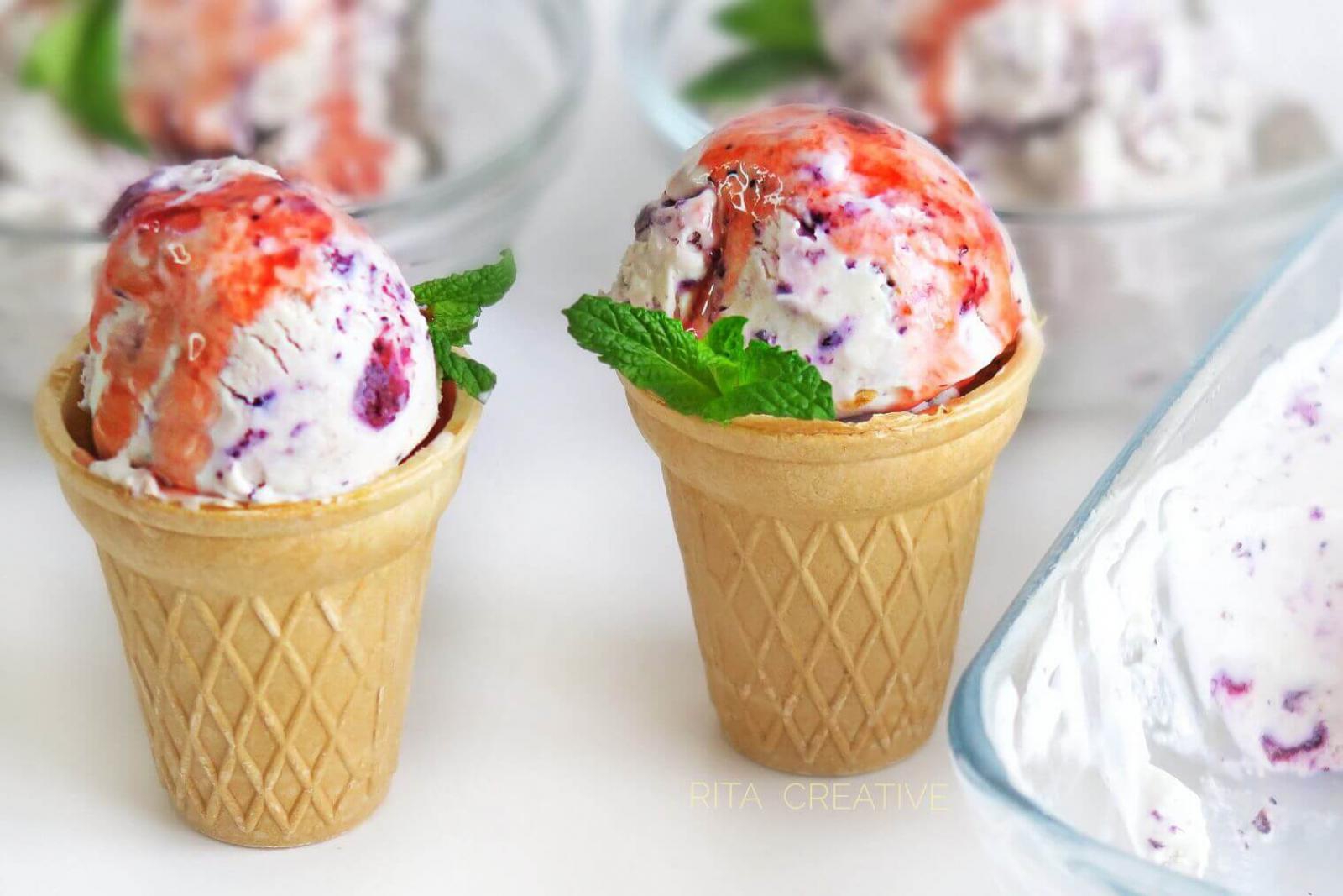 LODY ŚMIETANKOWE Z JAGODAMI
