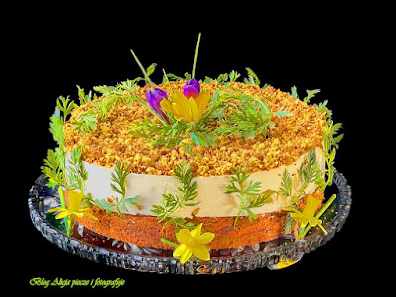 Tort marchewkowo- brzoskwiniowy z Mousse