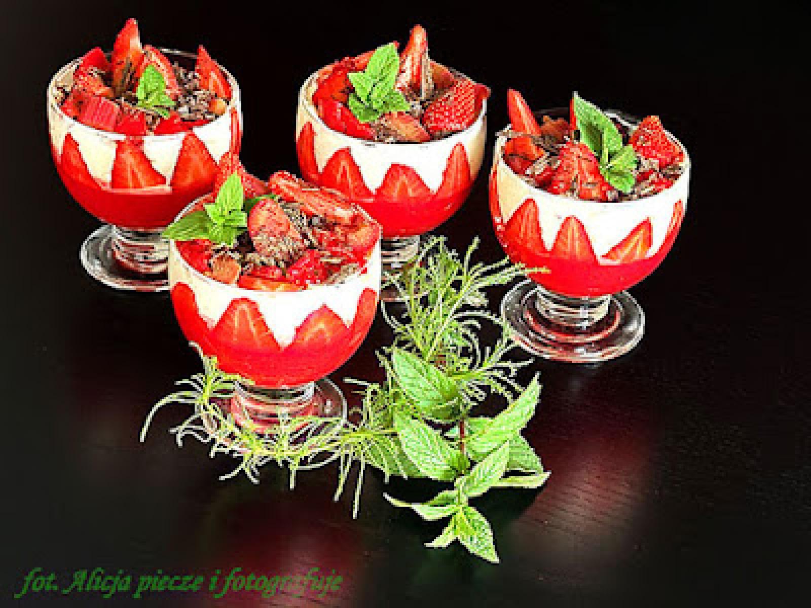 Rabarbar – Truskawki – Panna Cotta