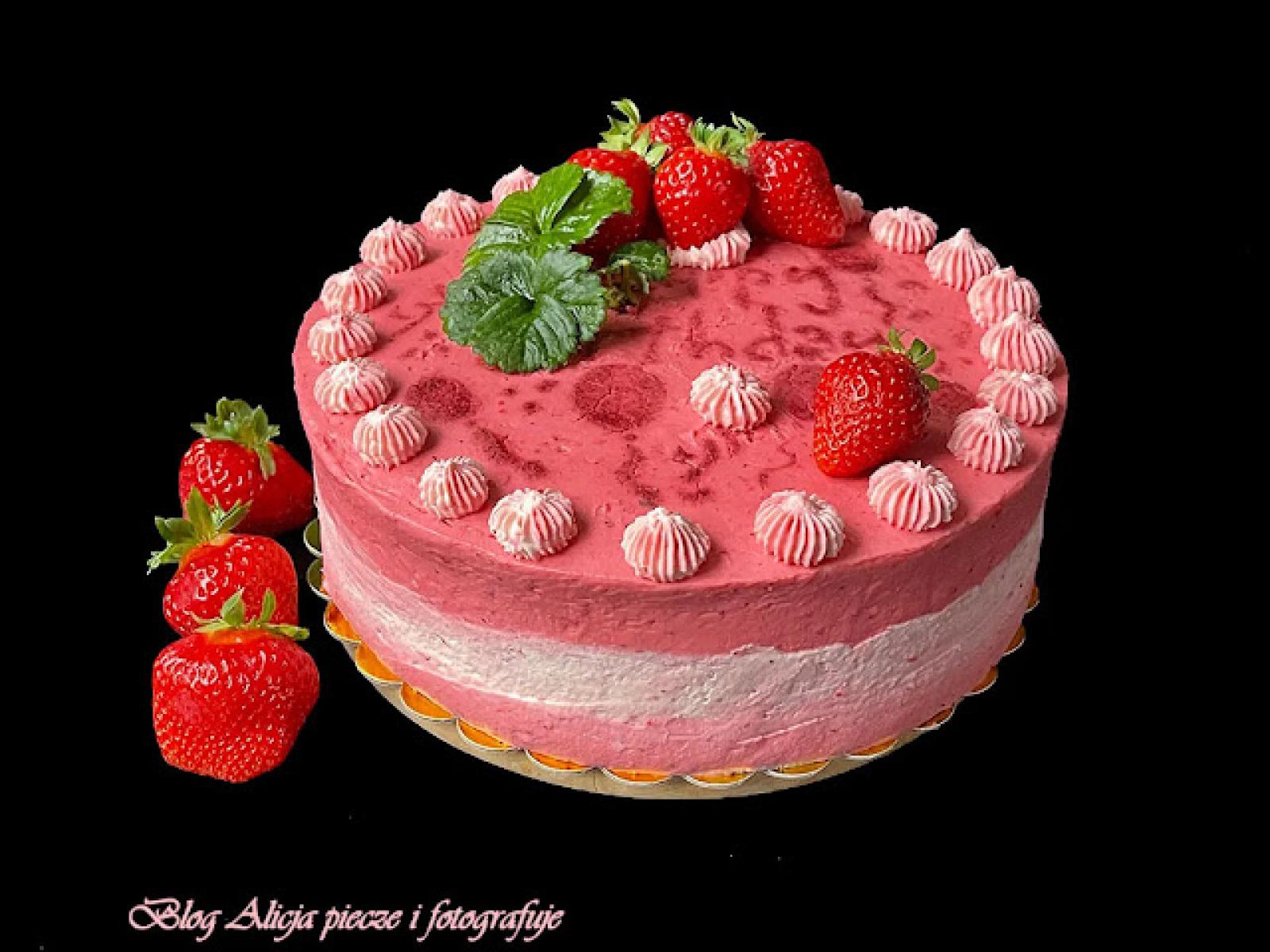 Tort truskawkowy -urodzinowy