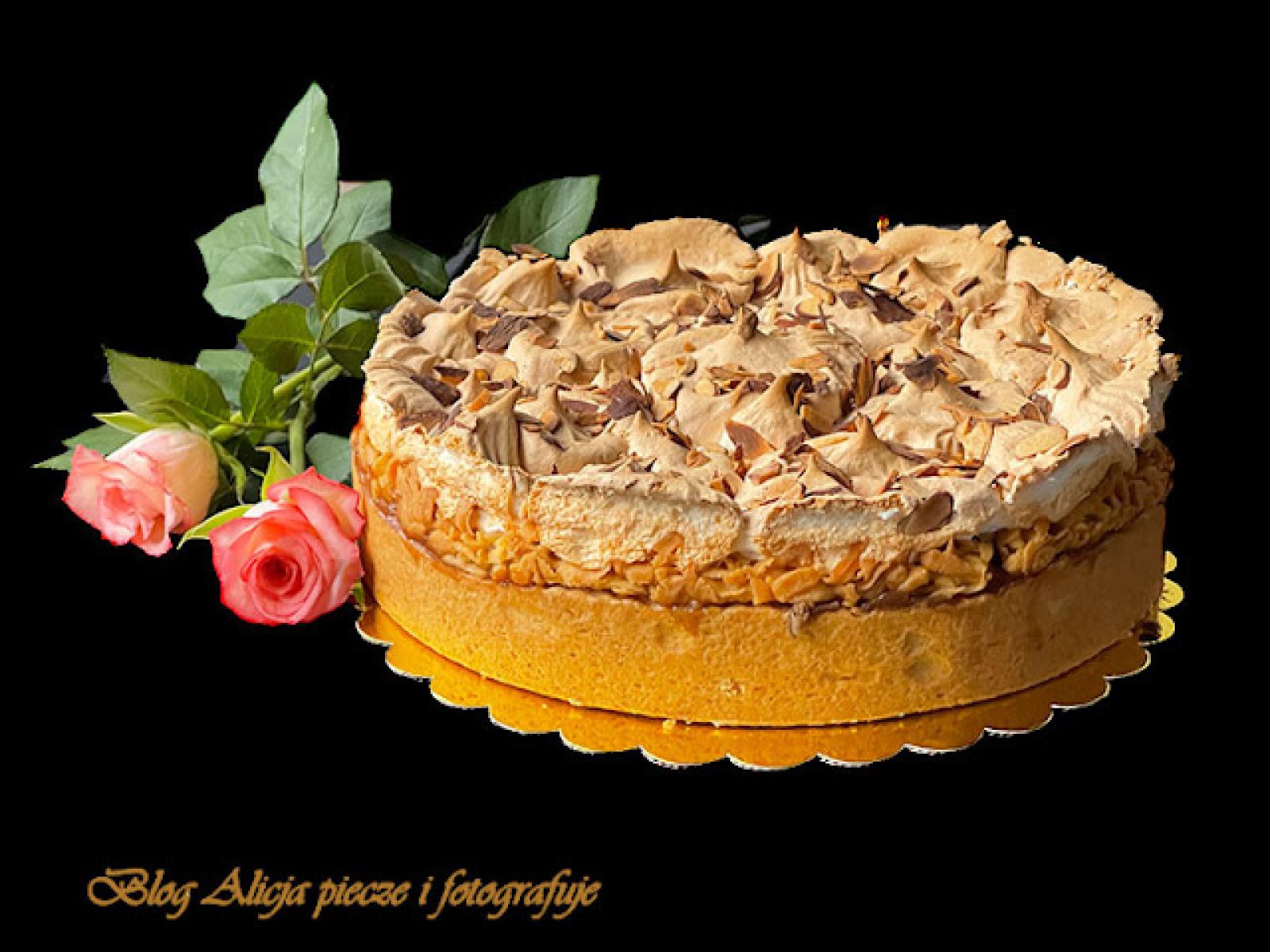 Tort -jabłkowy – bezowy