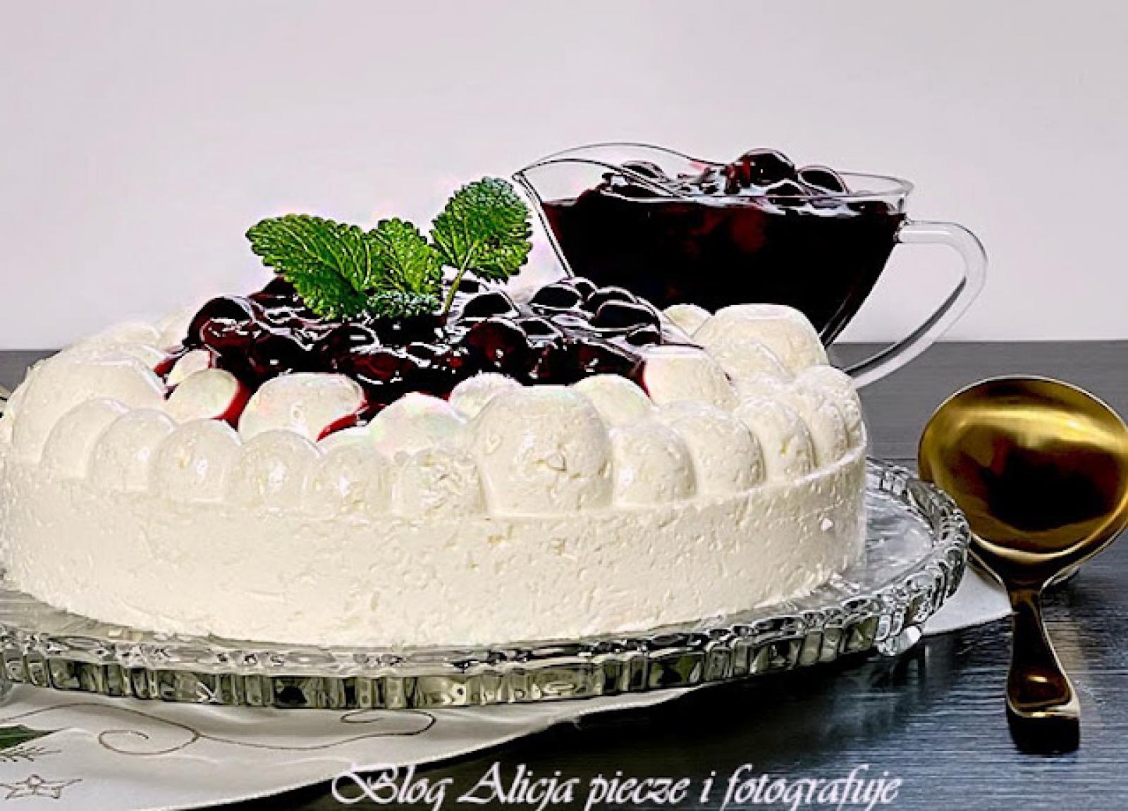 Bawarski-krem - z -wiśniami -Bayerische Creme