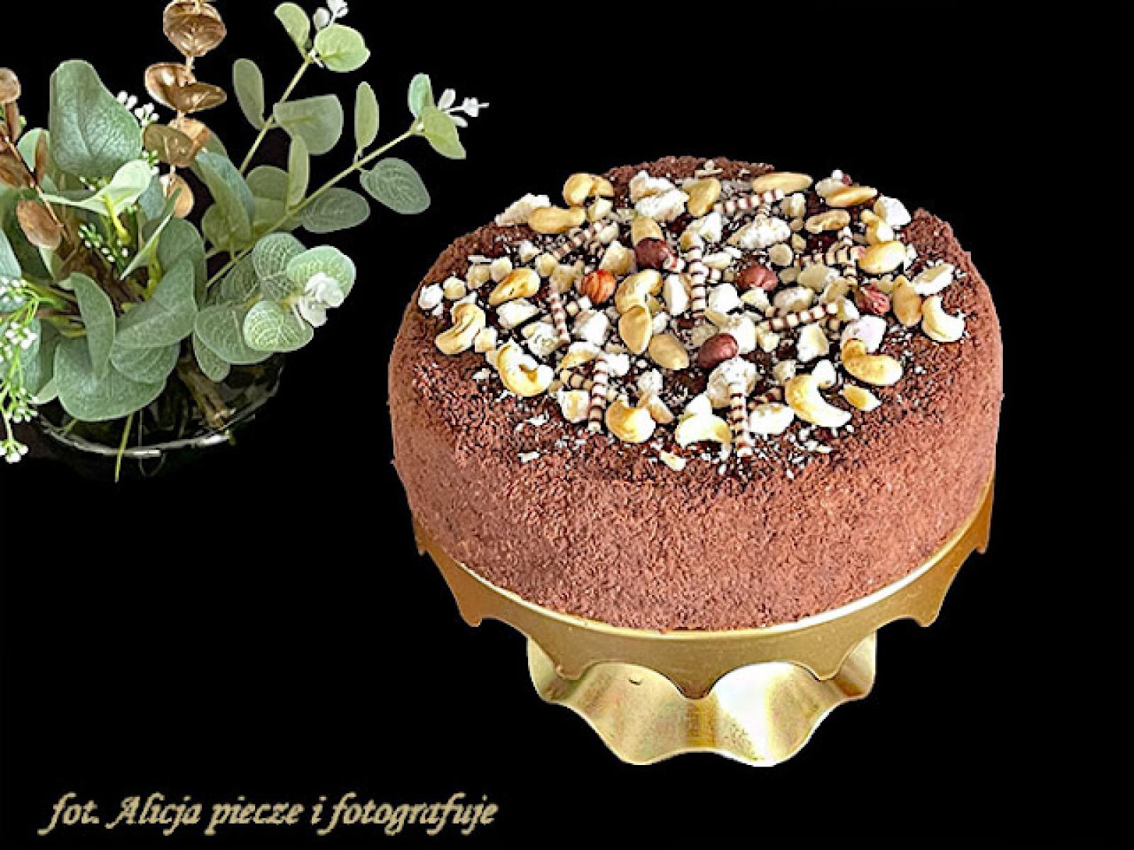 Tort czekoladowo – kremowy -z -nutą -Amaretto
