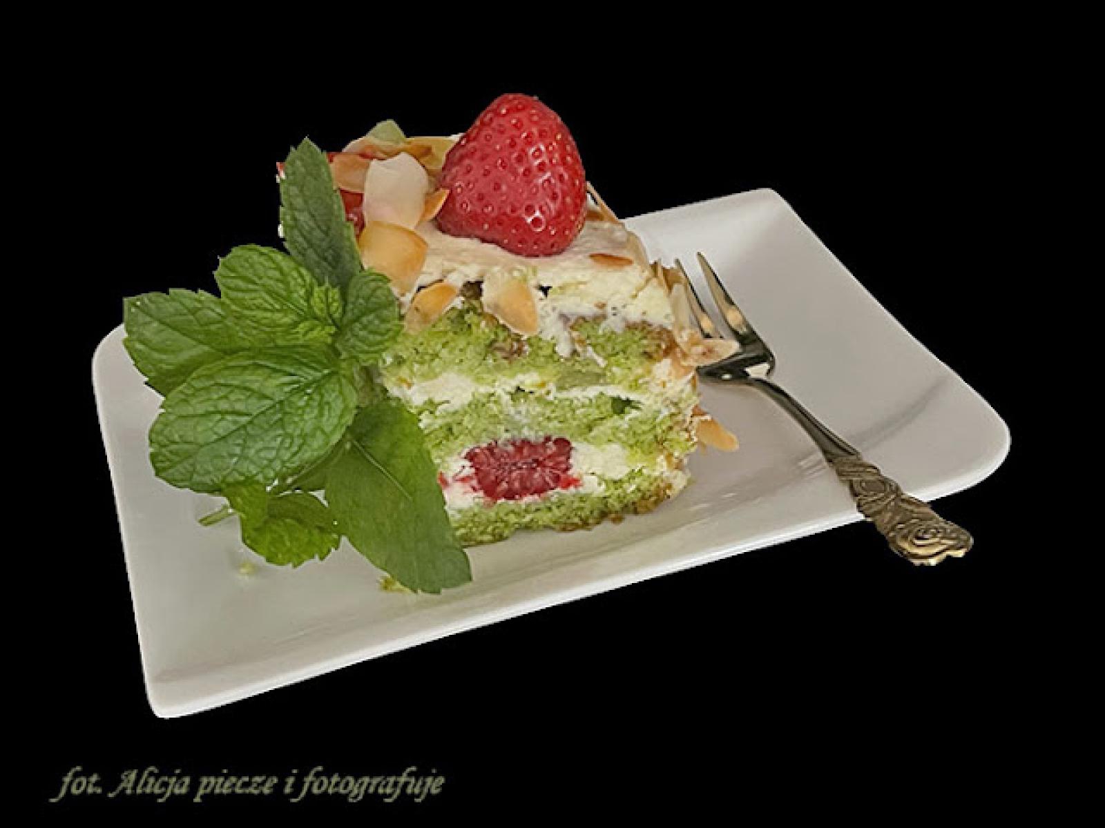 Tort szpinakowy -z -owocami