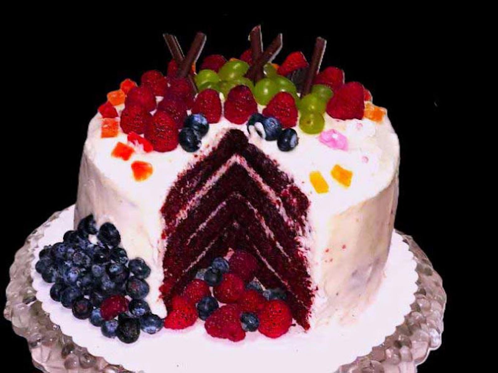 Red Velvet – domowy -aksamitny -tort -w -stylu -amerykańskim