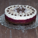 Tort wiśniowo -orzechowy