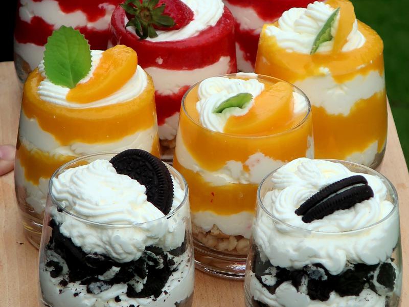 Kolorowe deserki w 3 smakach