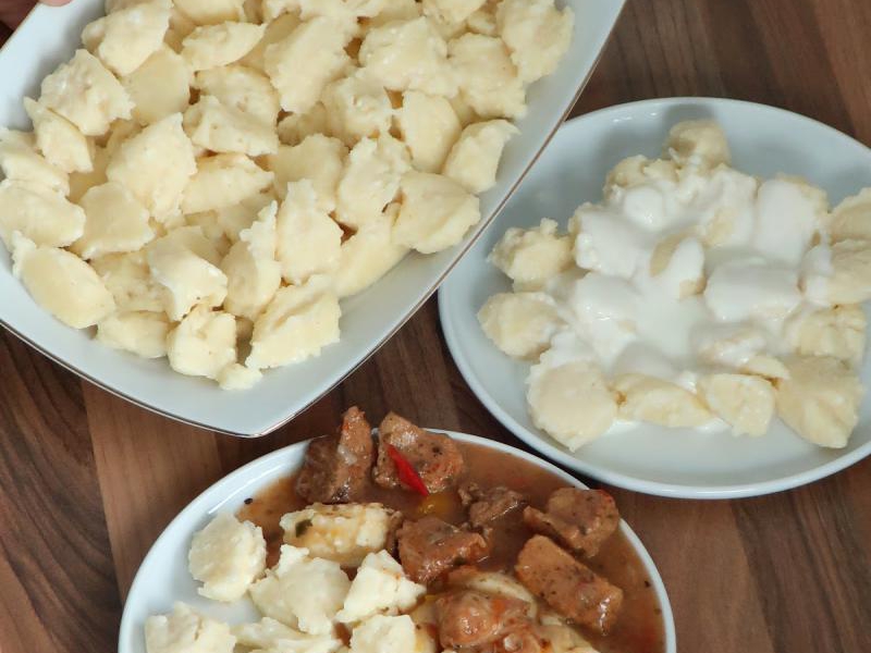 Serowe kluski kładzione – mięciutkie i gotowe w 15 minut!